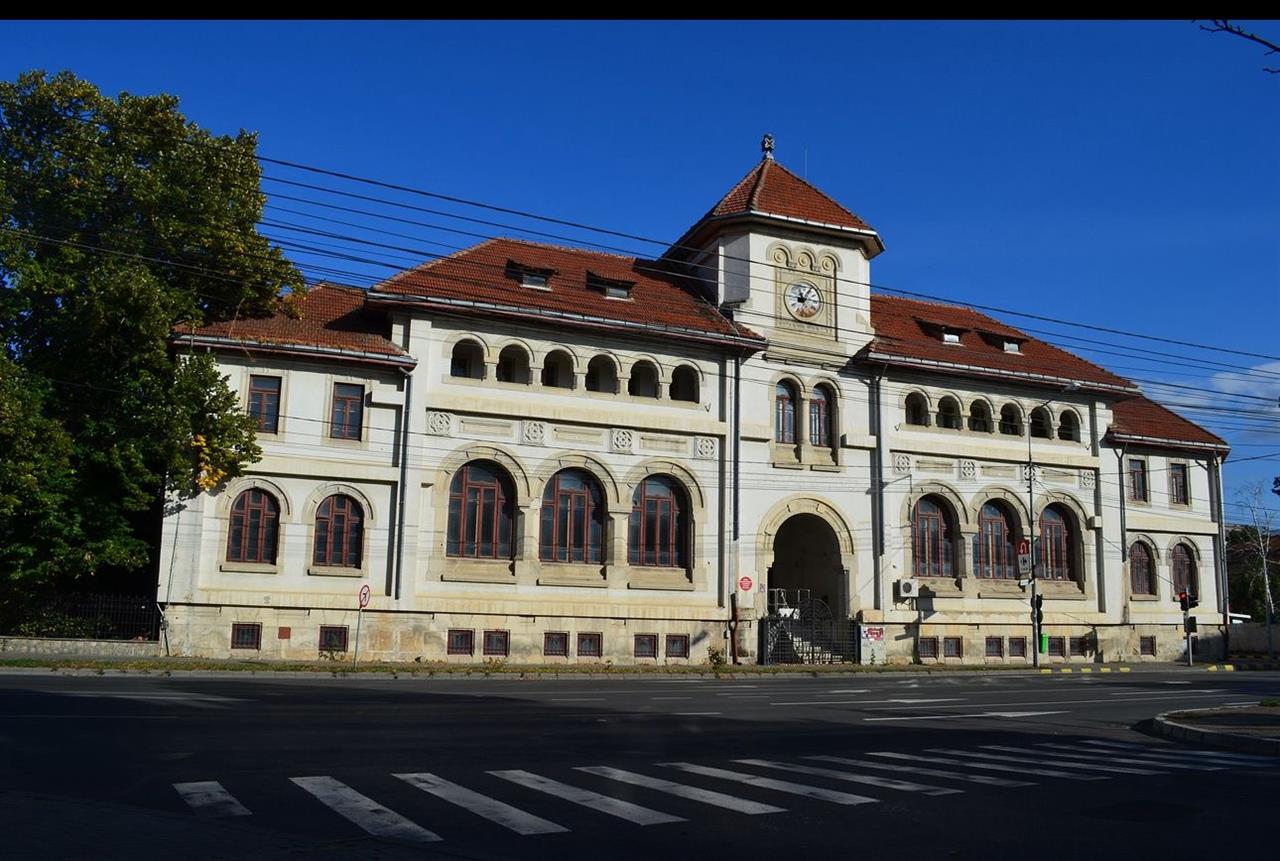 GARSONIERA , TRIBUNALUL VECHI