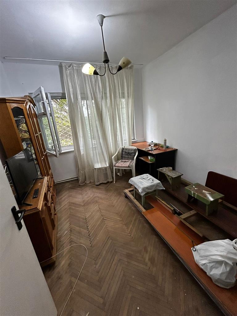 APARTAMENT 3 CAMERE BARSEI