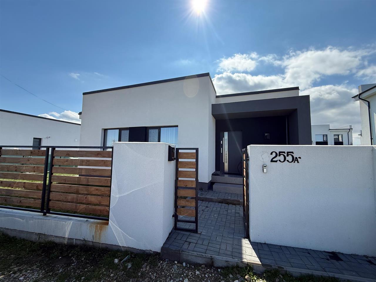 Casa de Vanzare Dr. Carnabel � Mobilata si utilata  Complet