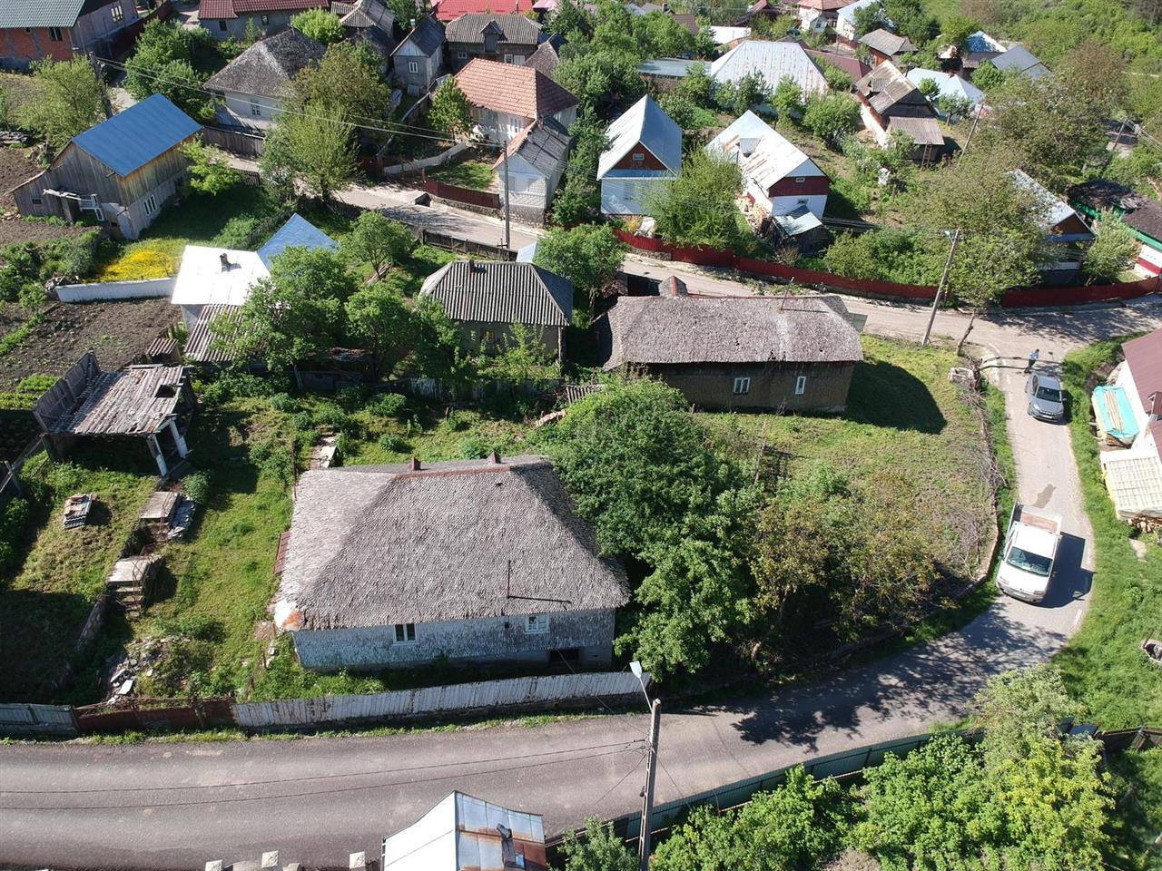 De vanzare 2 Case + Teren alaturat  in Haulisca, comasabile