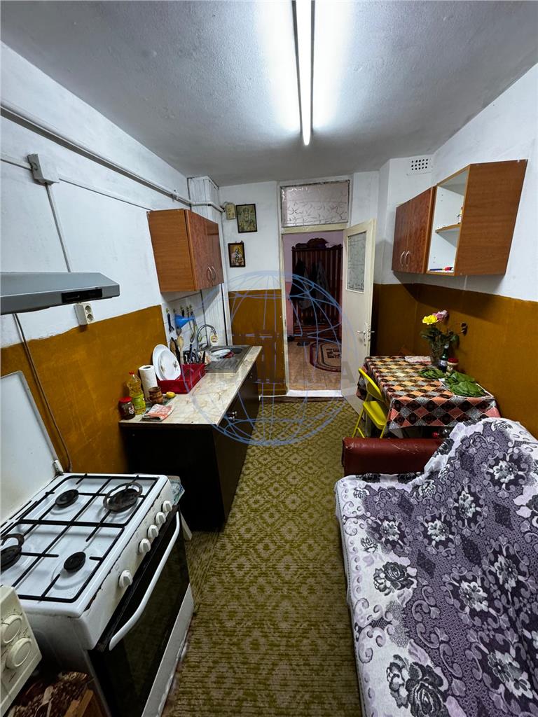 APARTAMENT 3 CAMERE, COMISIA CENTRALA, PARTER