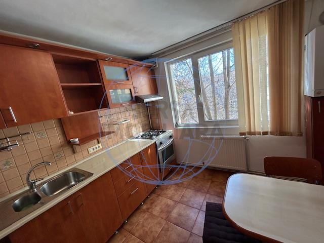 APARTAMENT 4 CAMERE, SECTOR 3, DRISTOR