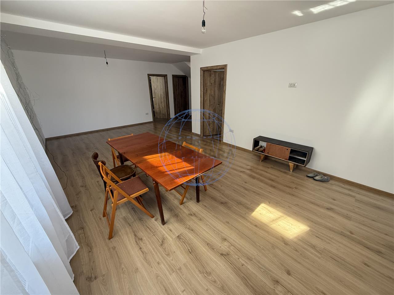 CASA / VILA  DE INCHIRIAT, CENTRU
