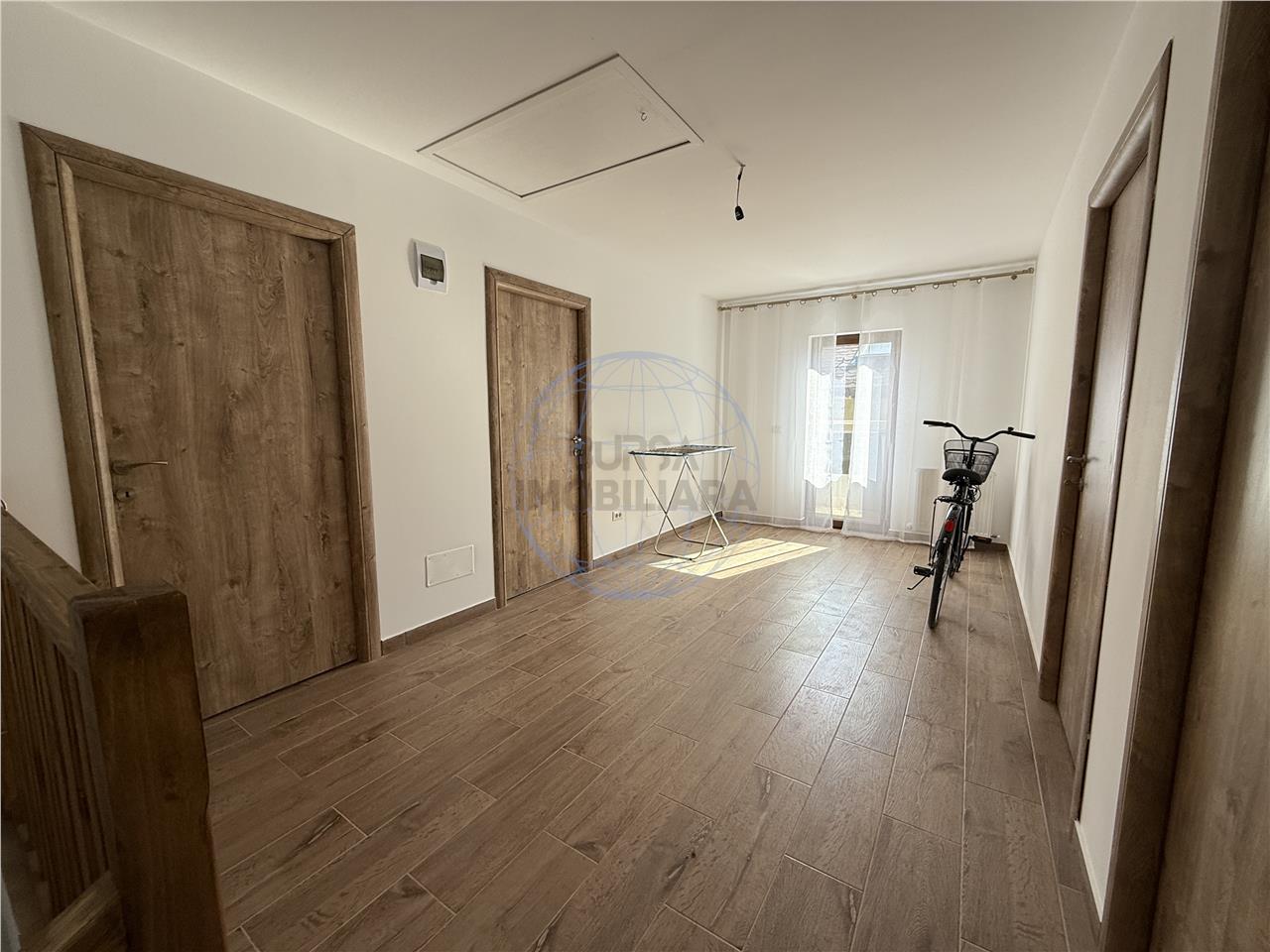 CASA / VILA  DE INCHIRIAT, CENTRU