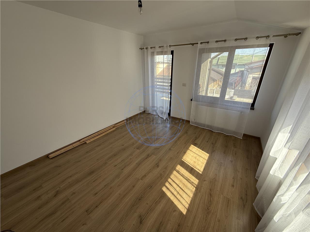 CASA / VILA  DE INCHIRIAT, CENTRU