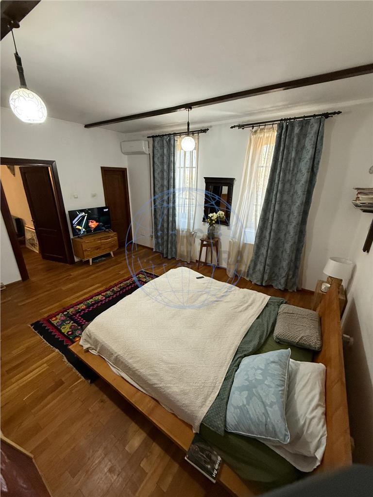 CASA/VILA DE VANZARE ZONA CENTRALA