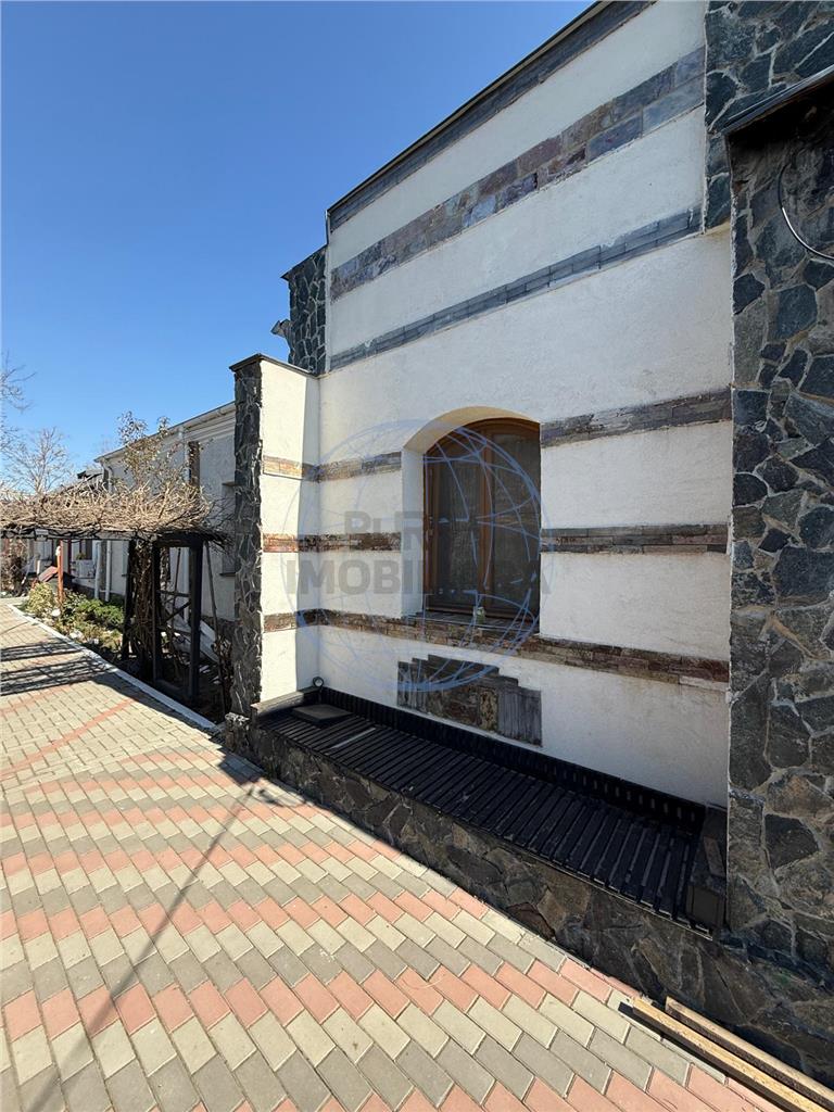 CASA/VILA DE VANZARE ZONA CENTRALA