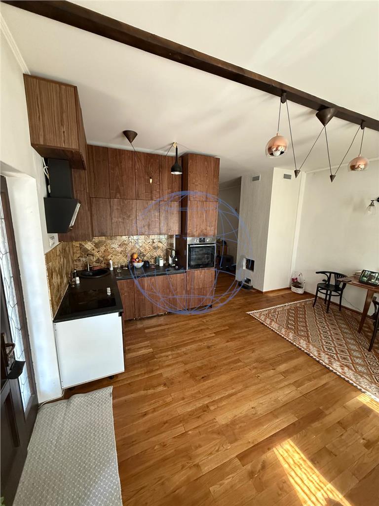 CASA/VILA DE VANZARE ZONA CENTRALA