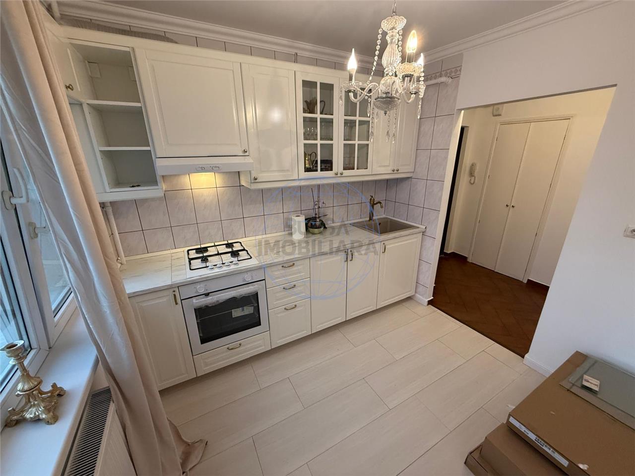 APARTAMENT 3 CAMERE , DRISTOR