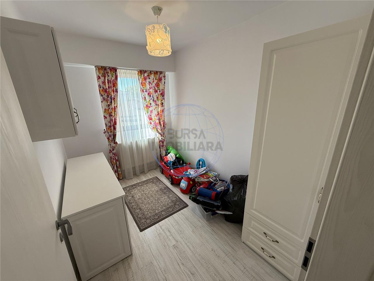 APARTAMENT 3 CAMERE ,STRADA TROTUS