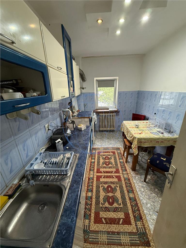 APARTAMENT 3 CAMERE, ETAJ 1,  STRADA LUPENI