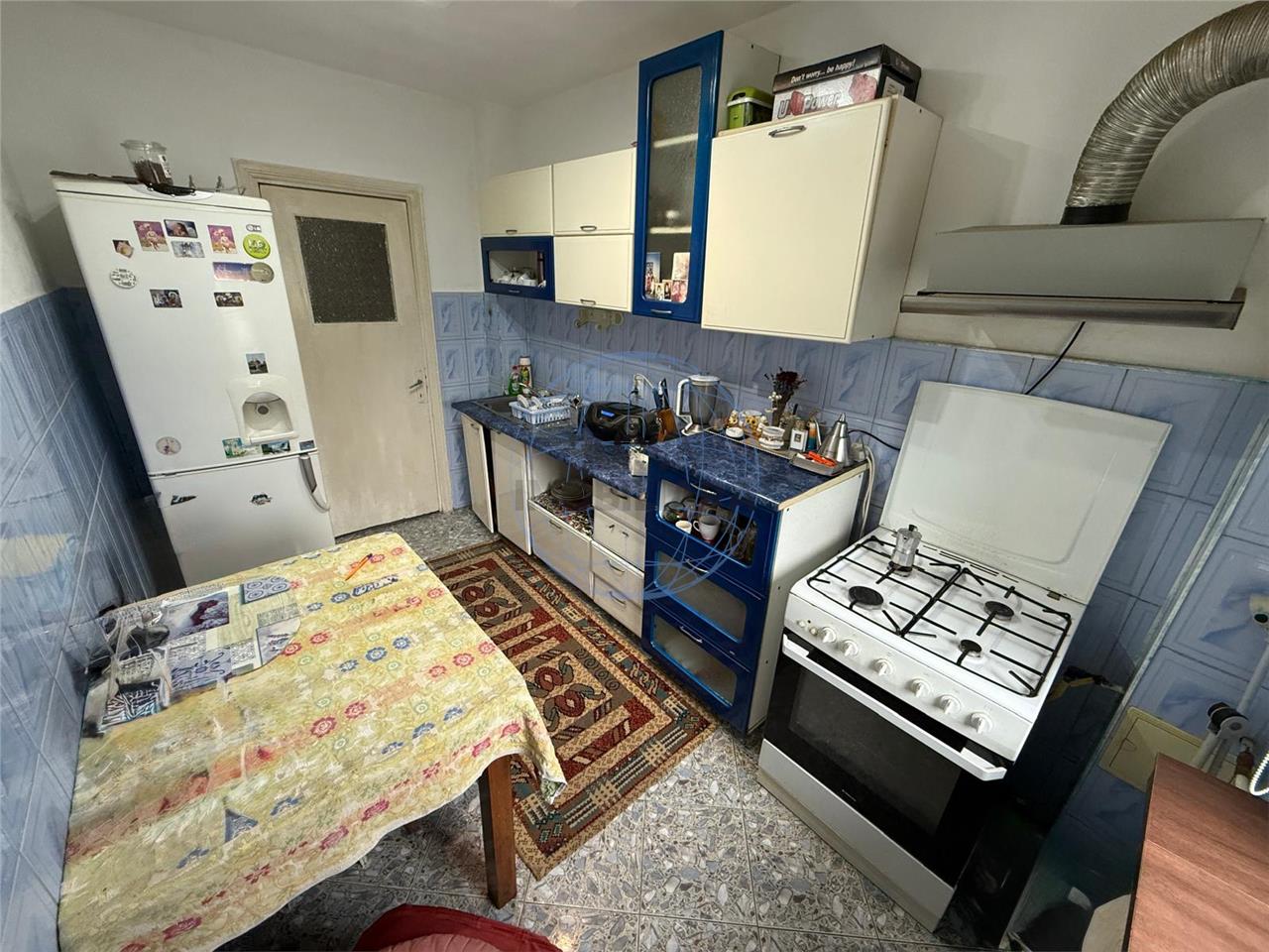 APARTAMENT 3 CAMERE, ETAJ 1,  STRADA LUPENI