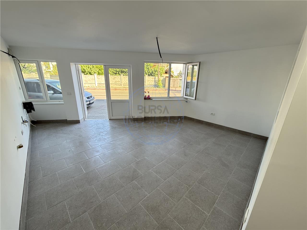 Spatiu comercial, Crang Petresti
