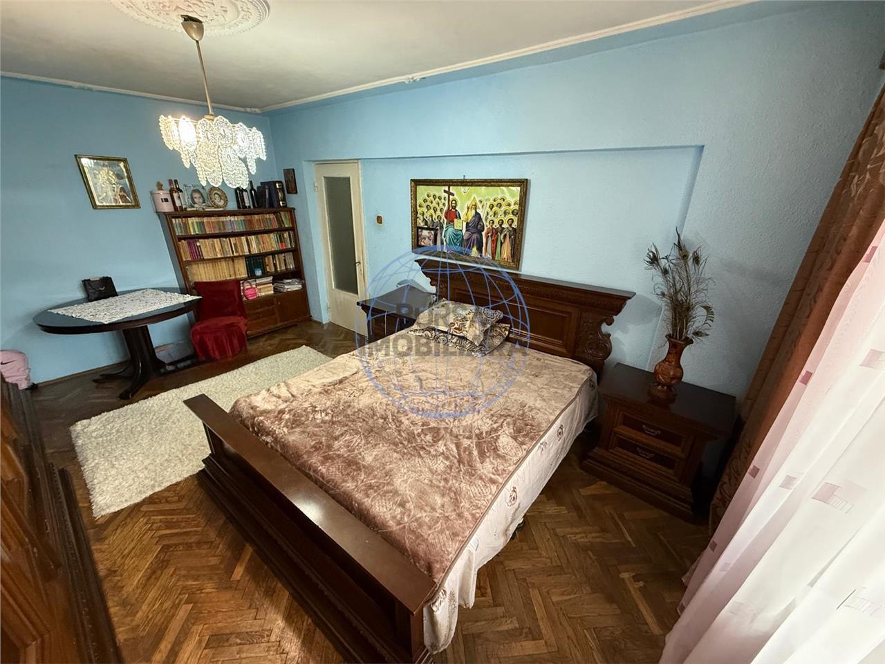 APARTAMENT 3 CAMERE, ETAJ 1, LICEU UNIREA