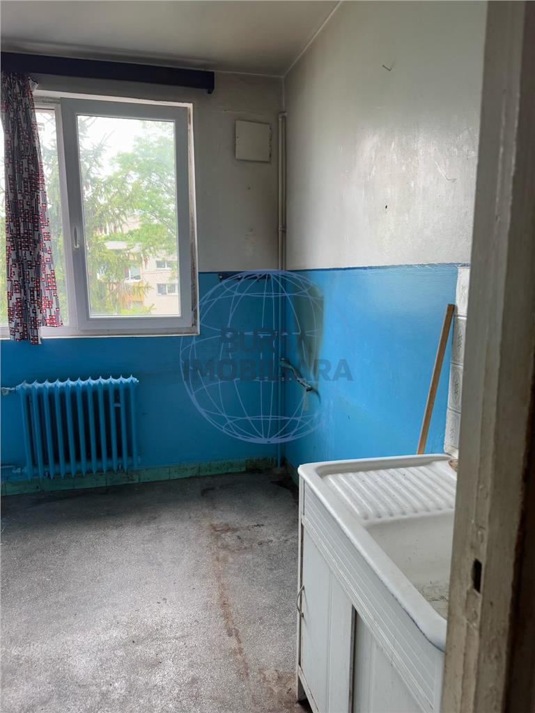 Apartament 3 camere Titan, Potcoava