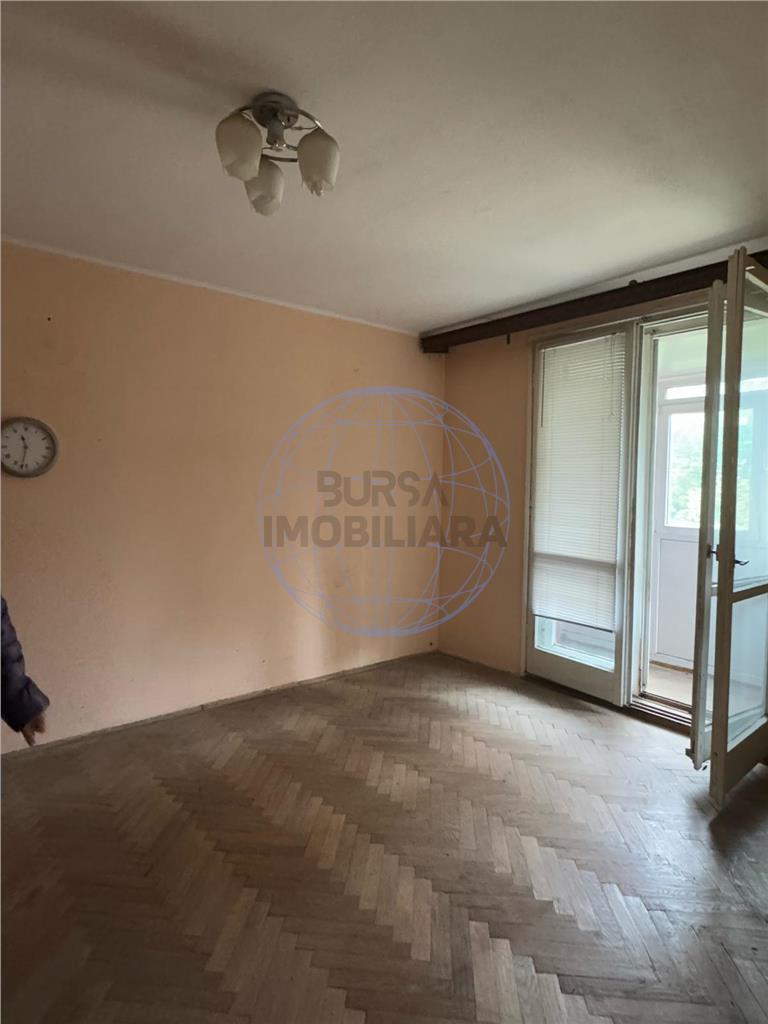 Apartament 3 camere Titan, Potcoava