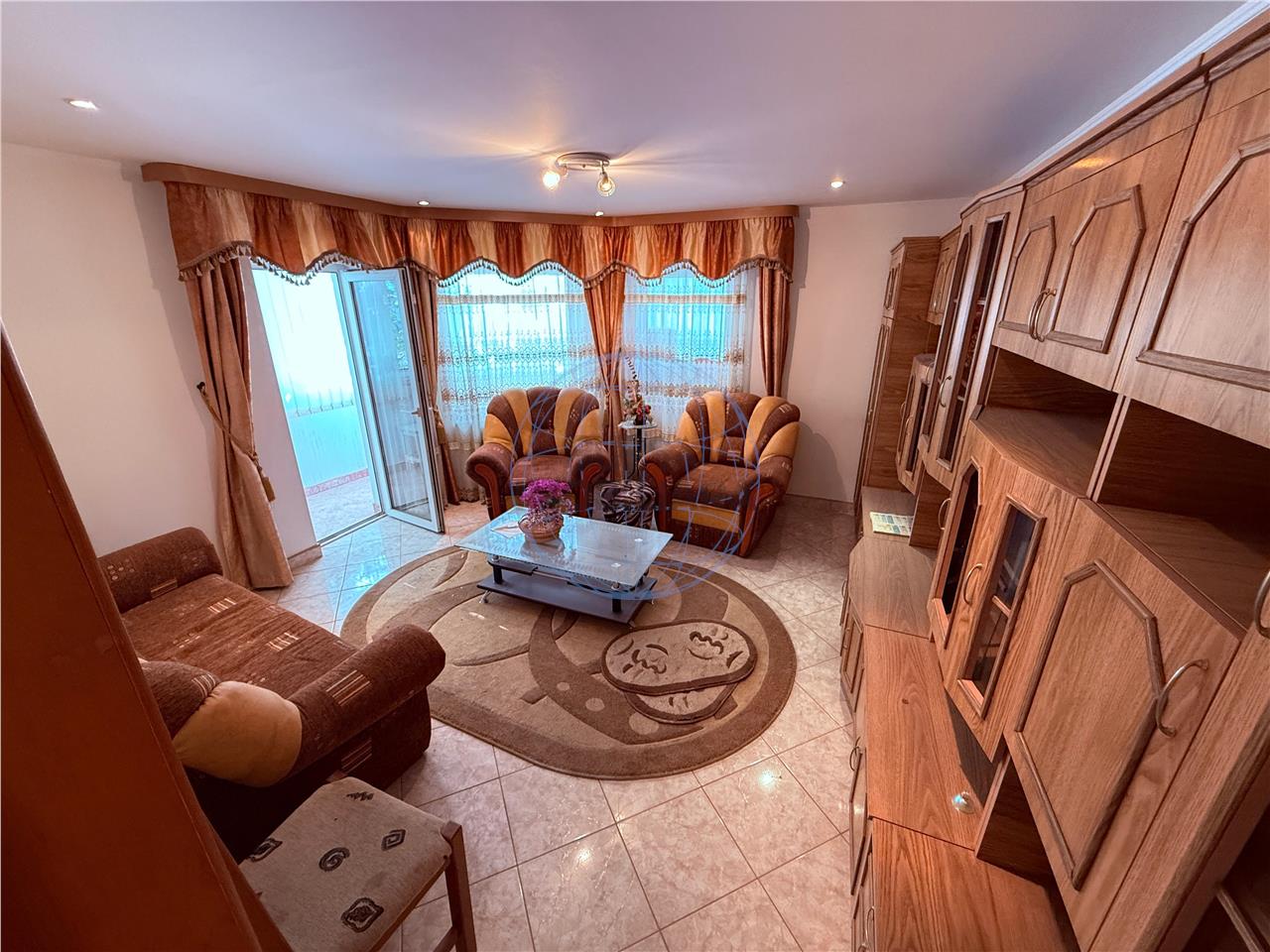 Apartament 3 camere, etaj 1, Rendez Vous Cafe