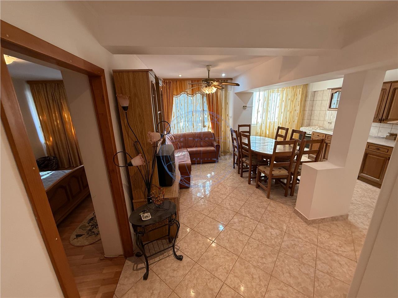 Apartament 3 camere, etaj 1, Rendez Vous Cafe