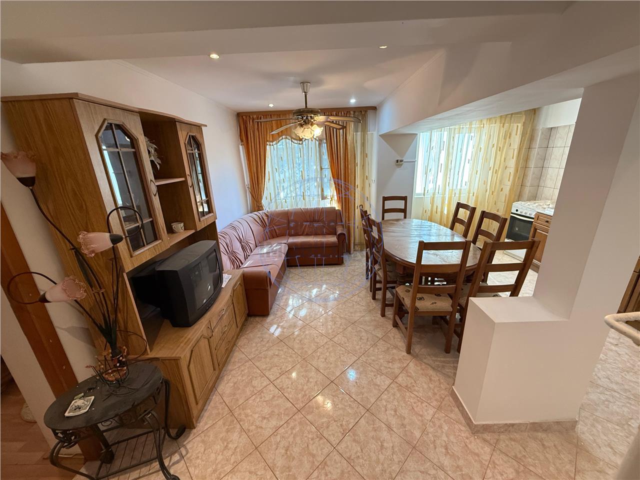 Apartament 3 camere, etaj 1, Rendez Vous Cafe