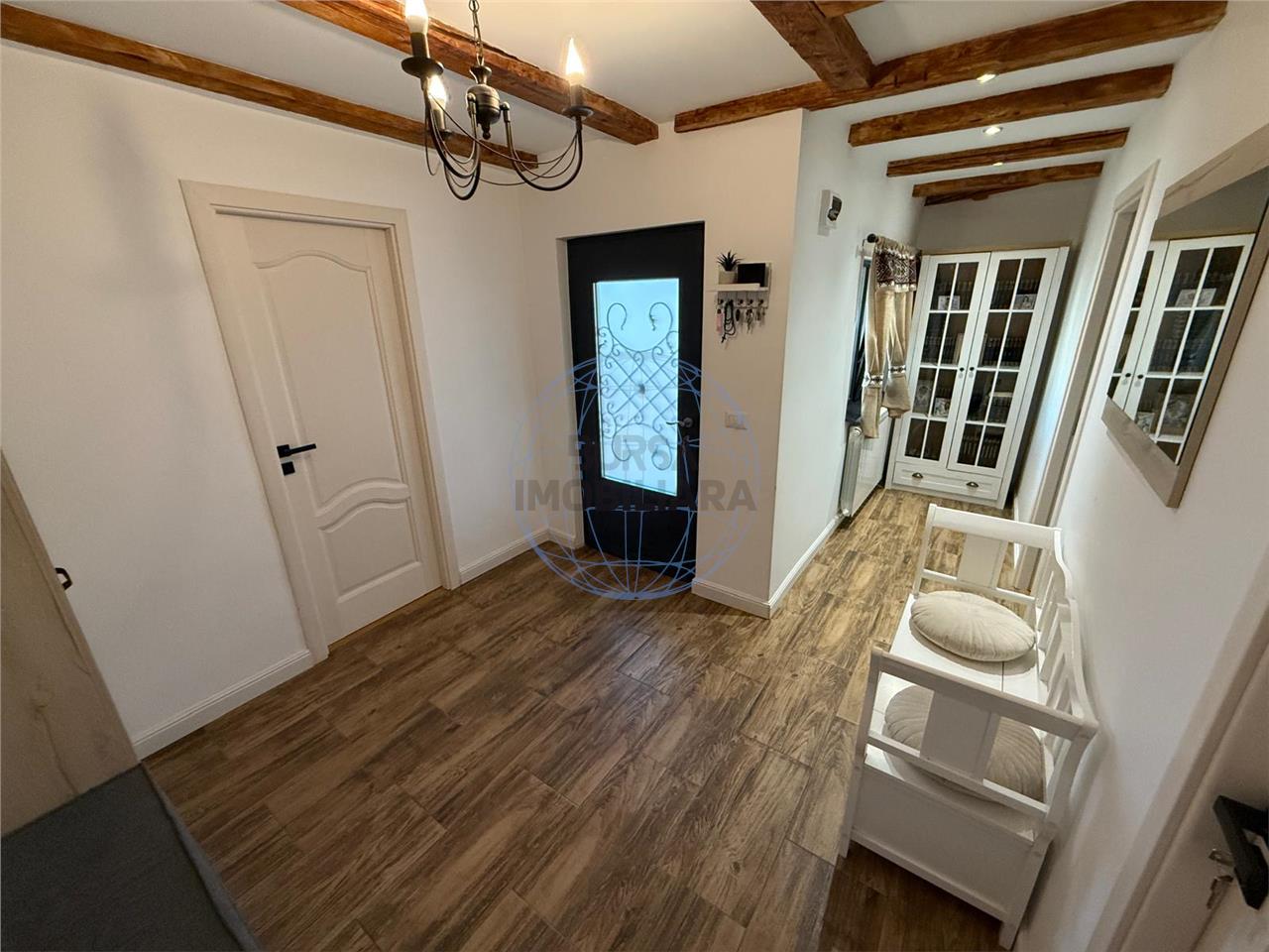 Casa renovata integral, 107 mp utili, teren 2400 mp – Paulesti, Vrancea