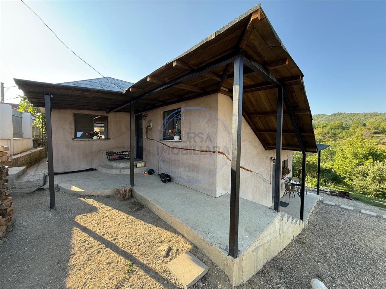 Casa renovata integral, 107 mp utili, teren 2400 mp – Paulesti, Vrancea