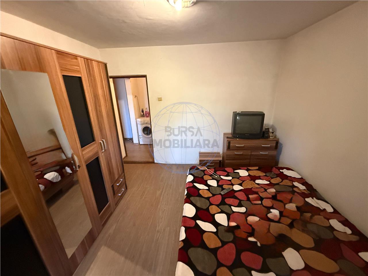 APARTAMENT 3 CAMERE, ETAJ 2, 1 DECEMBRIE