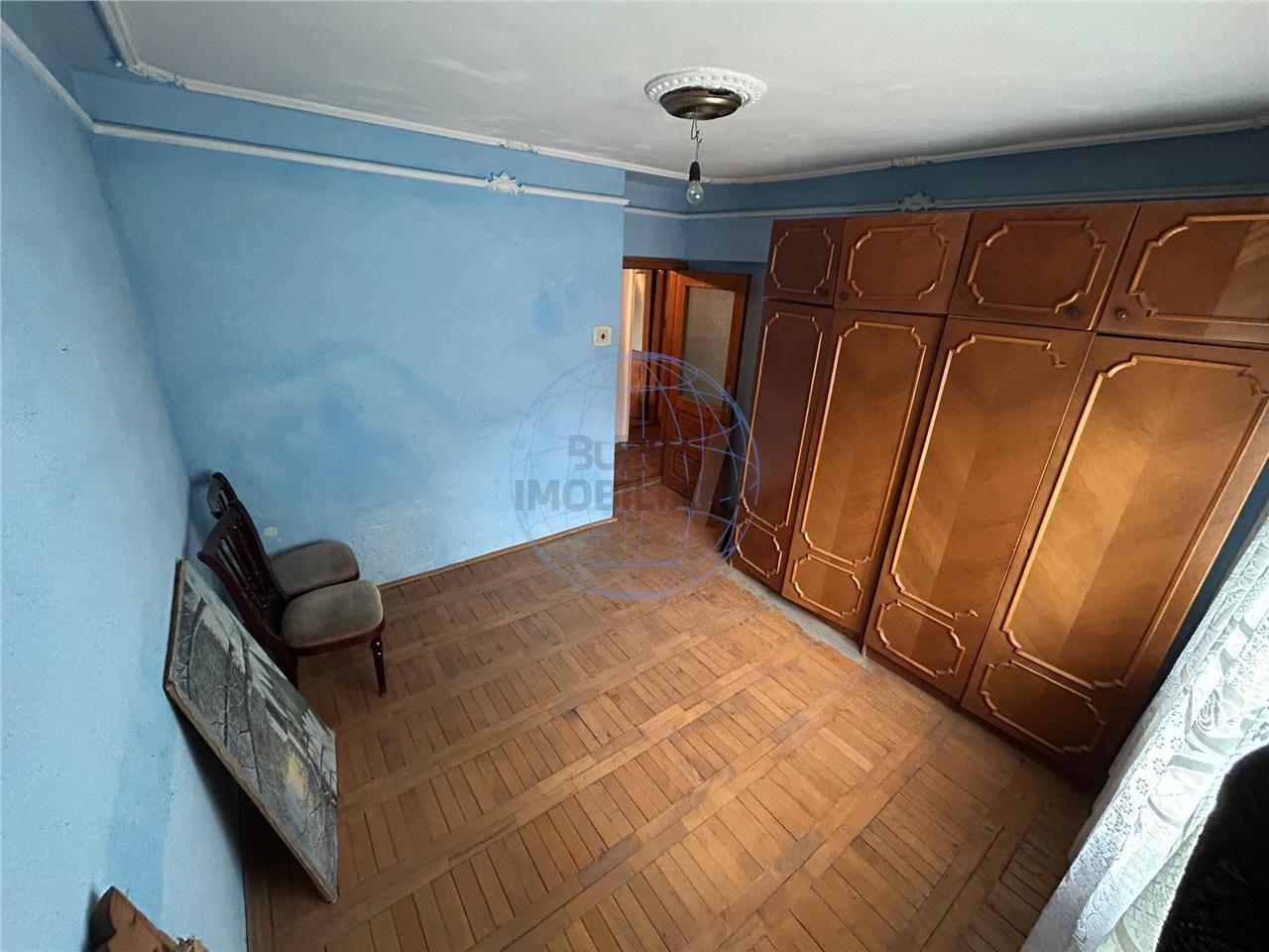 APARTAMENT 4 CAMERE, ETAJ 2, LUPENI