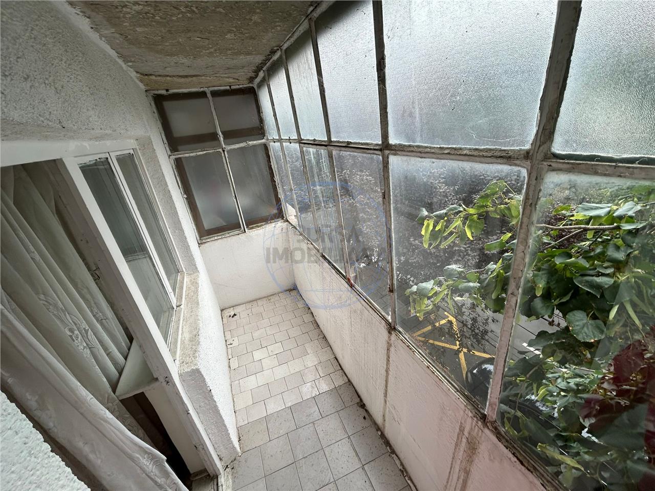 APARTAMENT 4 CAMERE, ETAJ 2, LUPENI
