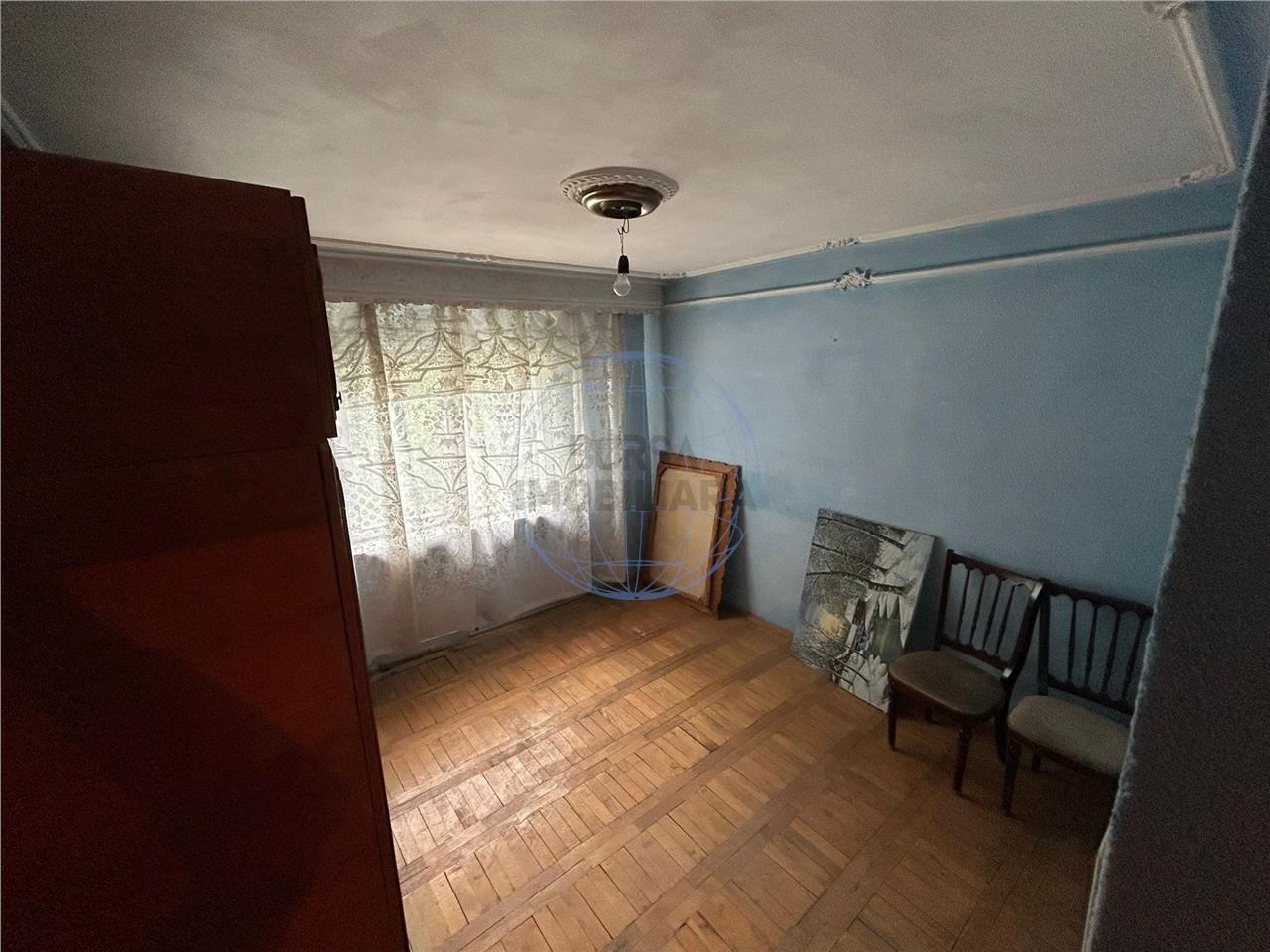 APARTAMENT 4 CAMERE, ETAJ 2, LUPENI