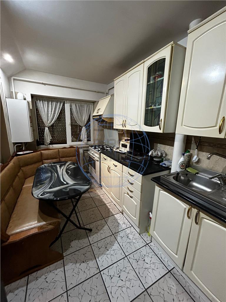 APARTAMENT 3 CAMERE  STRADA BIRSEI