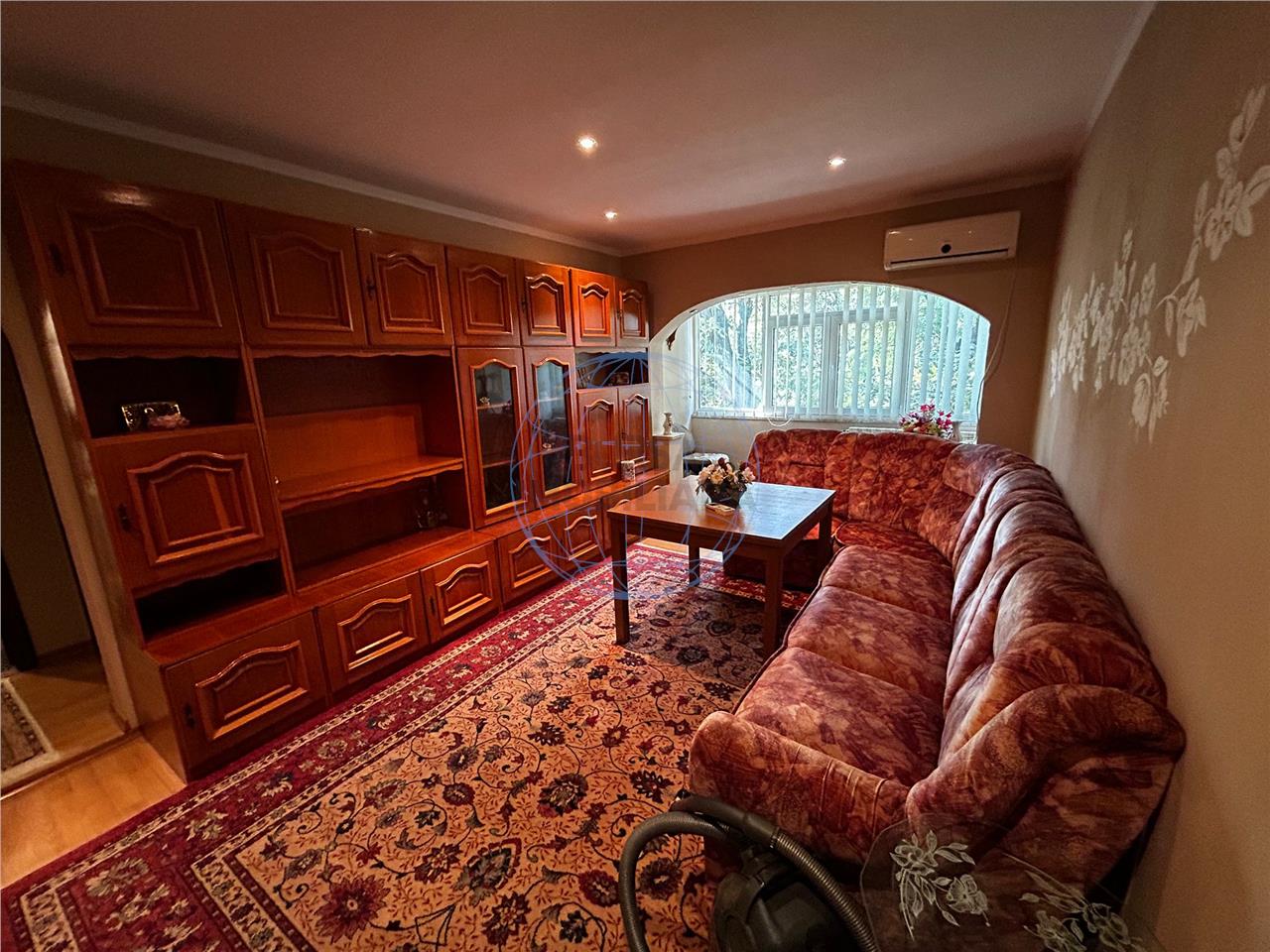 APARTAMENT 3 CAMERE  STRADA BIRSEI