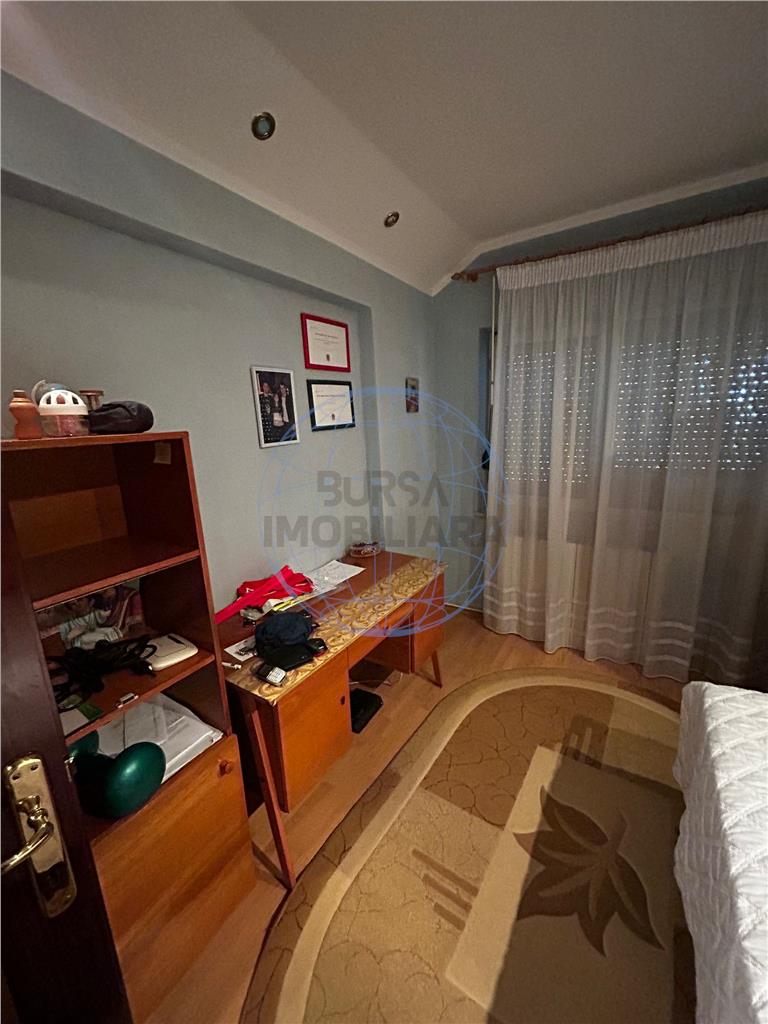 APARTAMENT 3 CAMERE  STRADA BIRSEI