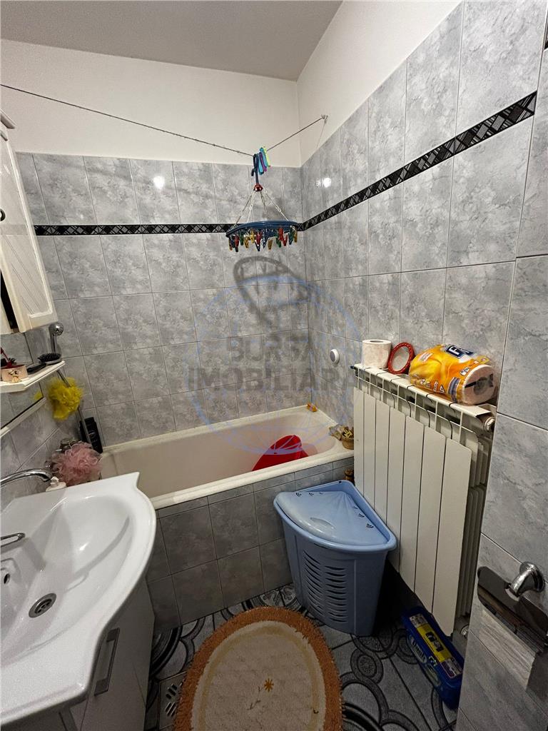 APARTAMENT 3 CAMERE  STRADA BIRSEI