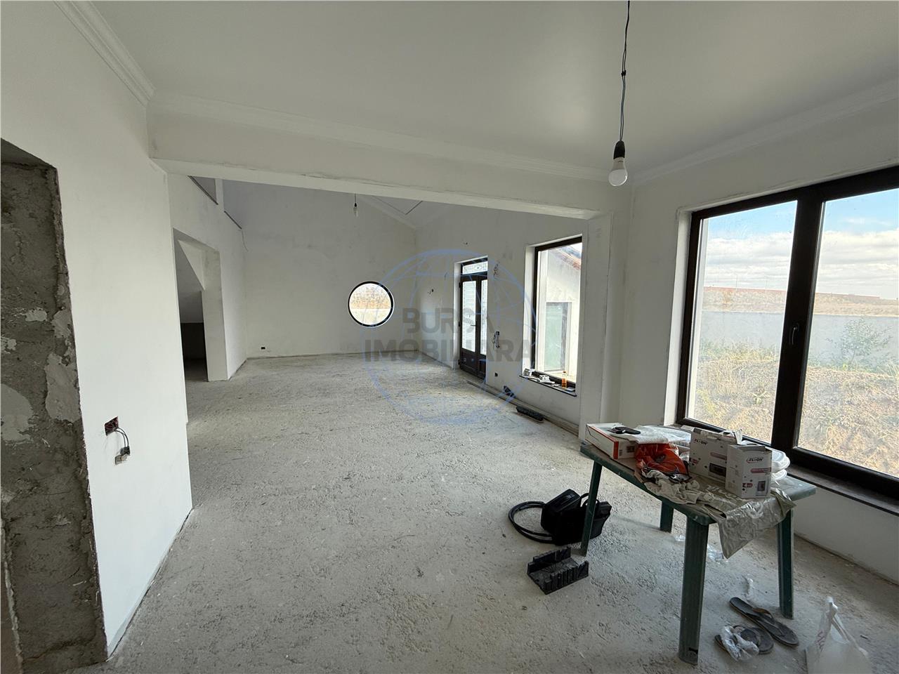 CASA P+E LA STADIU DE FINISAJE,  STR. CUZA VODA,  ZONA PETRESTI