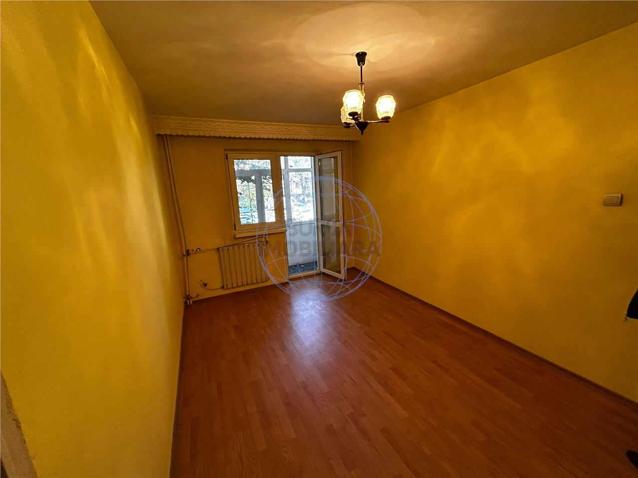 APARTAMENT 4 CAMERE SUD