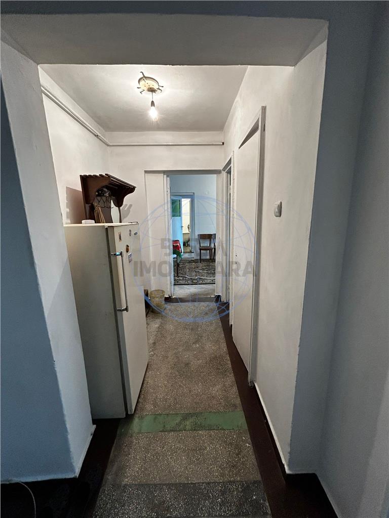 APARTAMENT 3 CAMERE BARSEI