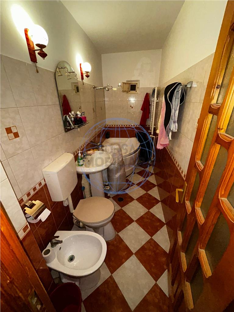 APARTAMENT 3 CAMERE SUD