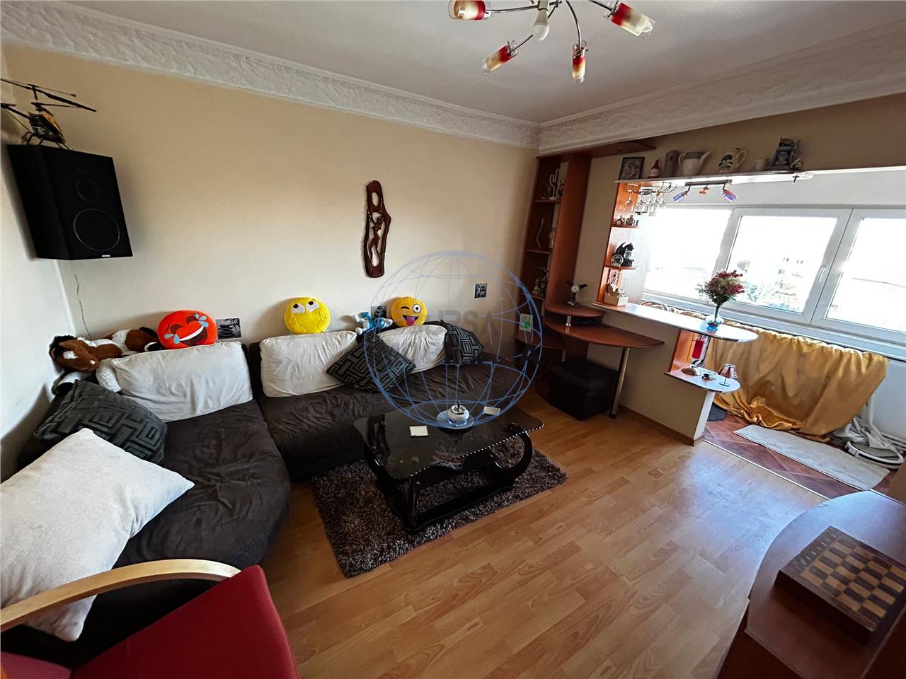 APARTAMENT 3 CAMERE SUD