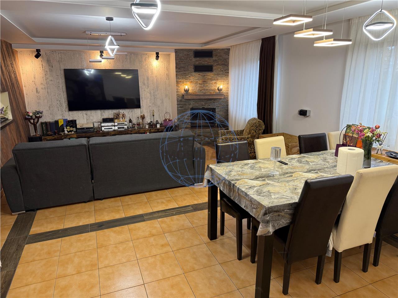 CASA P+1E CAMPINEANCA