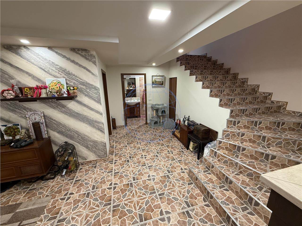 CASA P+1E CAMPINEANCA