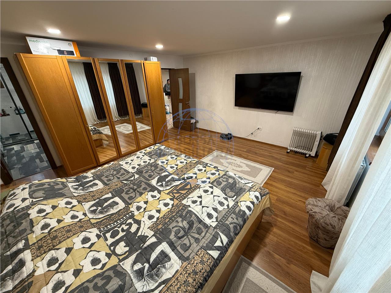 CASA P+1E CAMPINEANCA