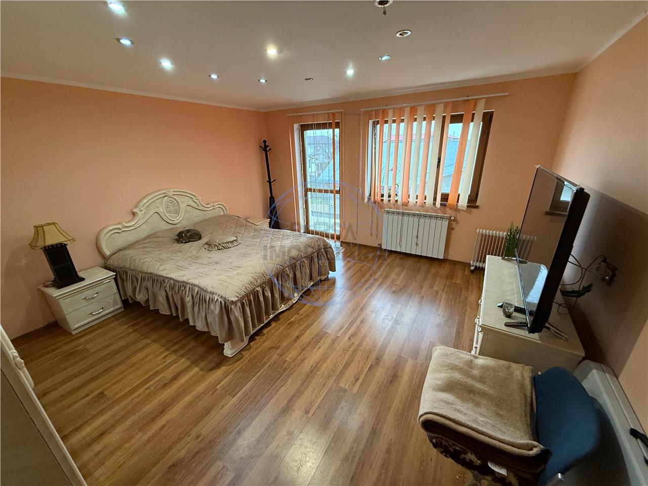 CASA P+1E CAMPINEANCA