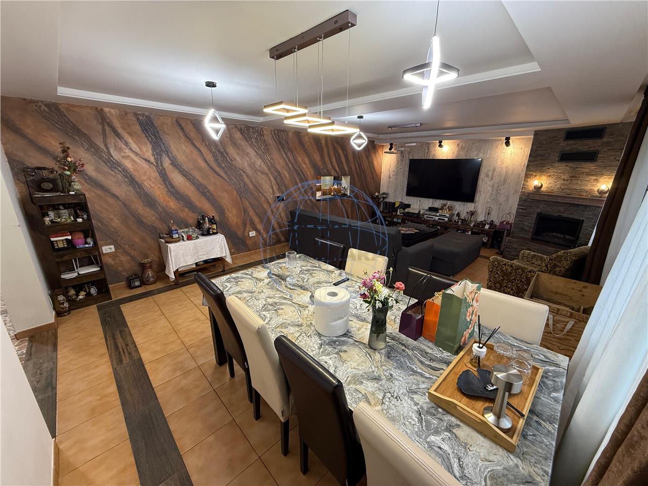 CASA P+1E CAMPINEANCA