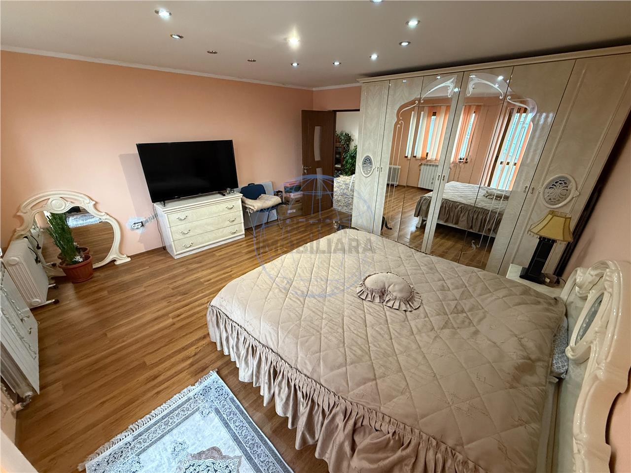 CASA P+1E CAMPINEANCA