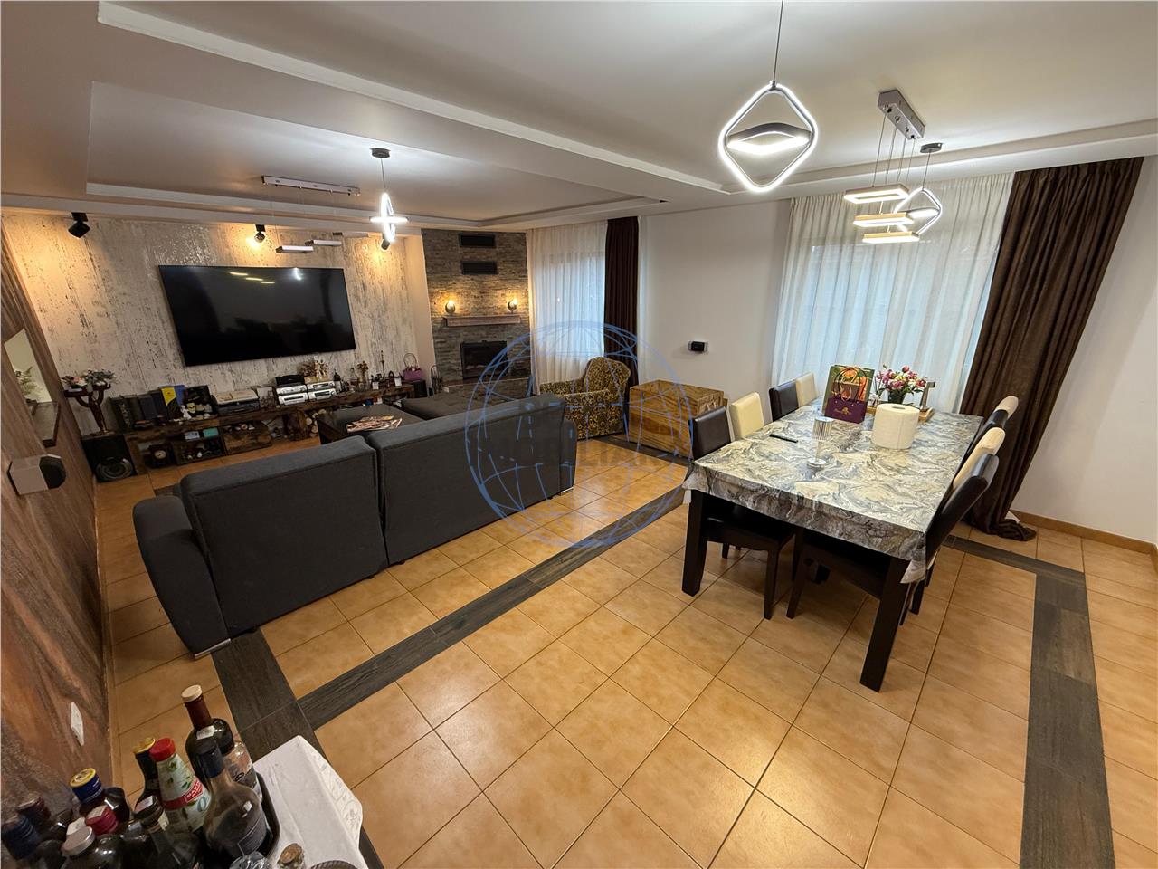 CASA P+1E CAMPINEANCA