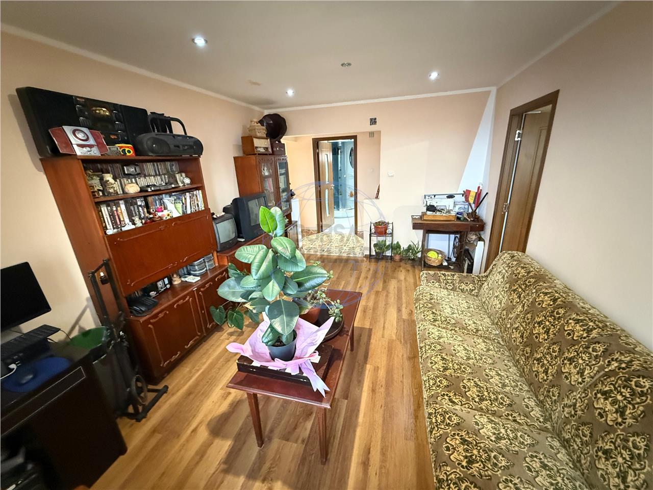 CASA P+1E CAMPINEANCA