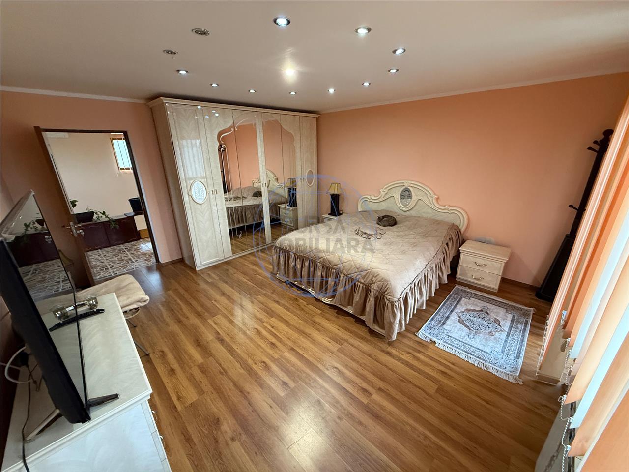 CASA P+1E CAMPINEANCA