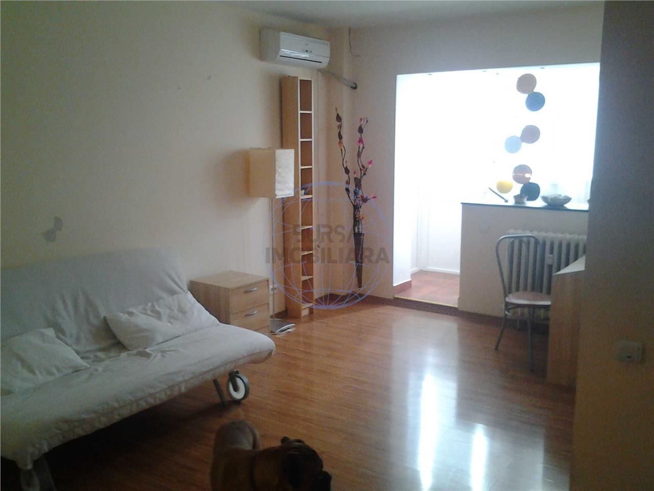 Titan Auchan vanzare garsoniera