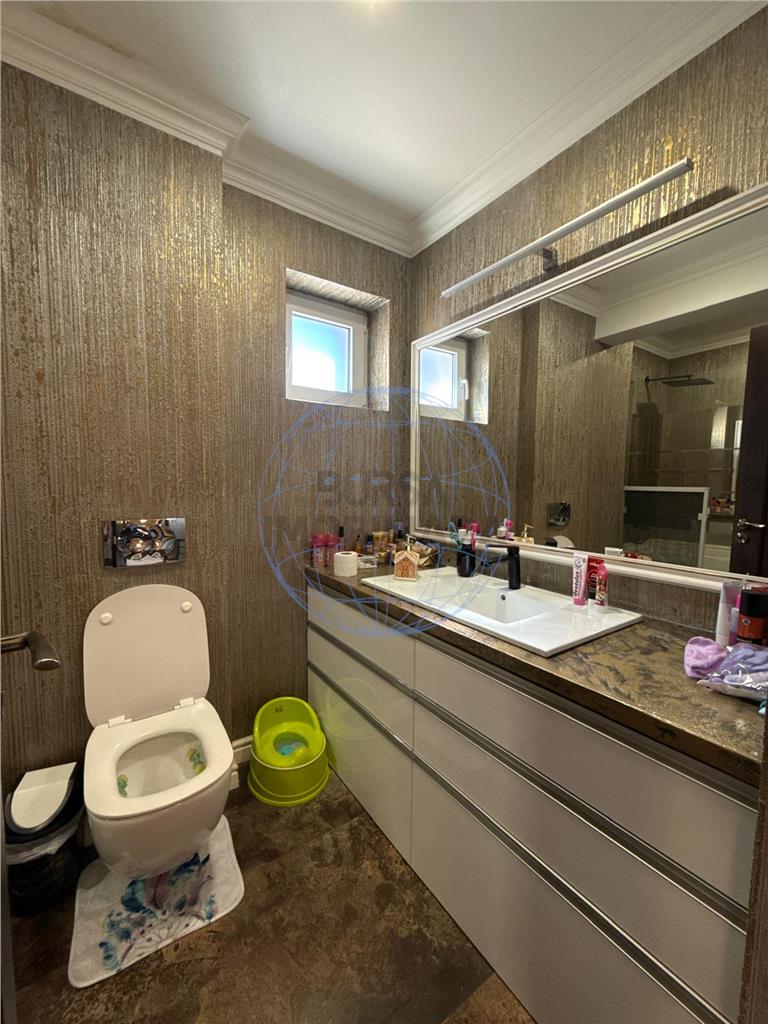 APARTAMENT 4 CAMERE ZONA PRIMARIE