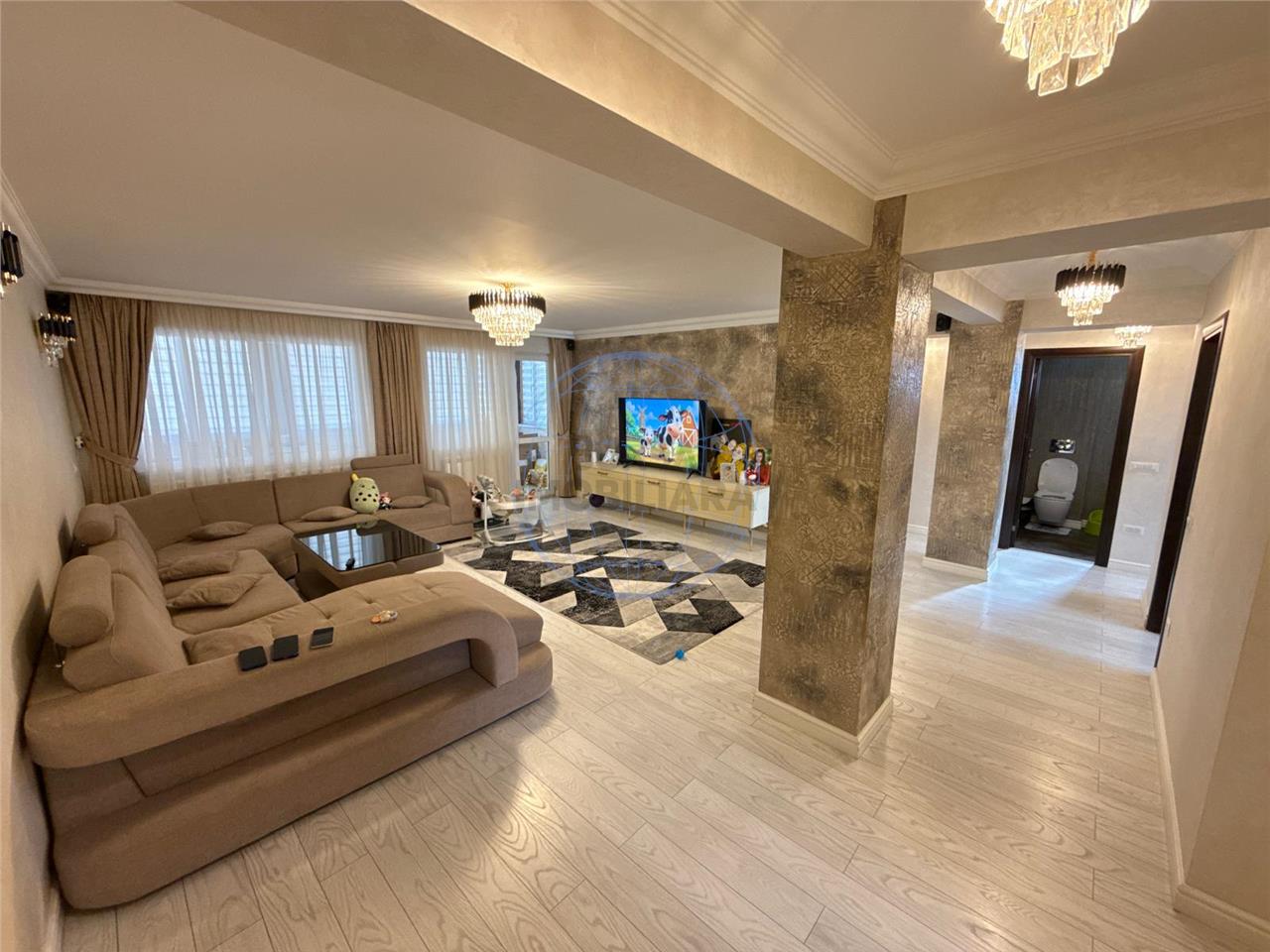 APARTAMENT 4 CAMERE ZONA PRIMARIE